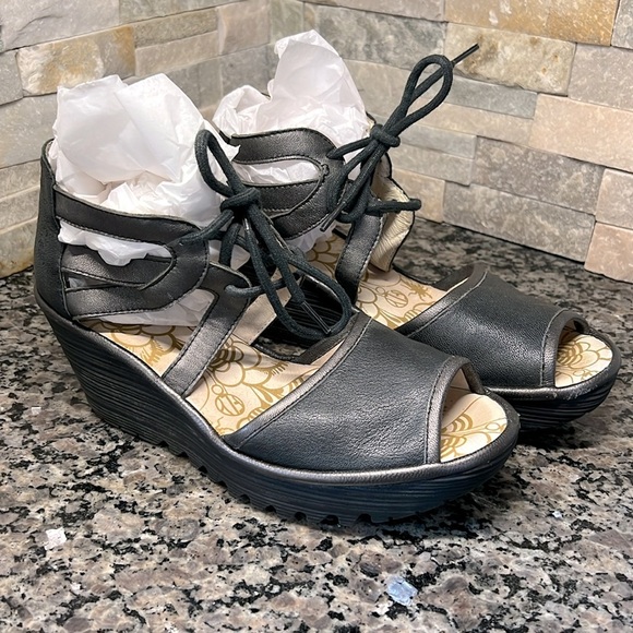 Fly London women’s wedge size 39 - Picture 1 of 10